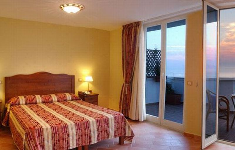 Hotel Baia Palinuro Dış mekan fotoğraf