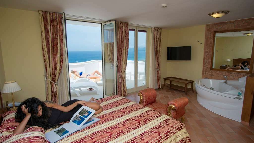 Hotel Baia Palinuro Oda fotoğraf