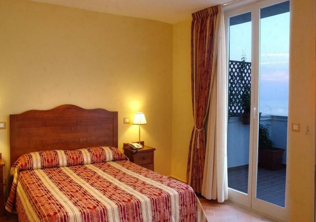 Hotel Baia Palinuro Dış mekan fotoğraf